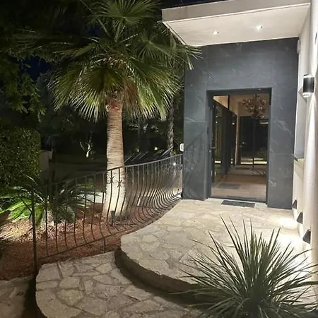 1070 Vila Agde